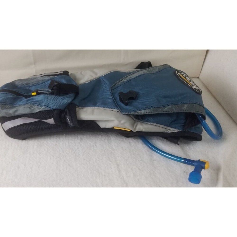 Camelbak Rogue Hydration Pack With Bladder Pocket… - image 5